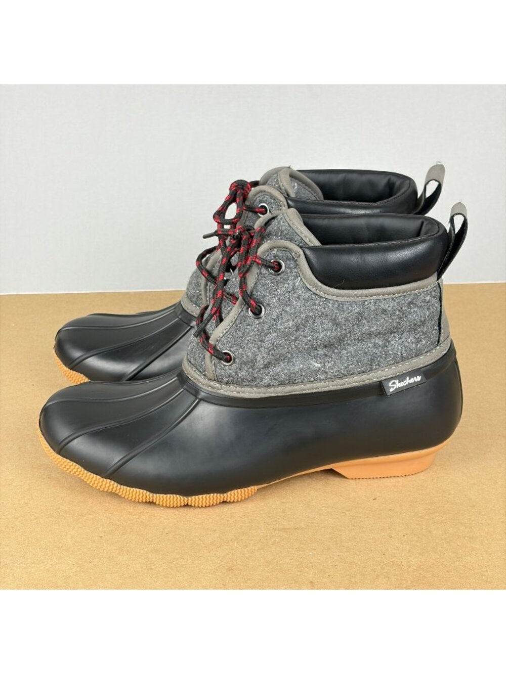 Skechers Pond Lil Puddles Duck Boots Womens 9 Black Gray Lace Up Quilted